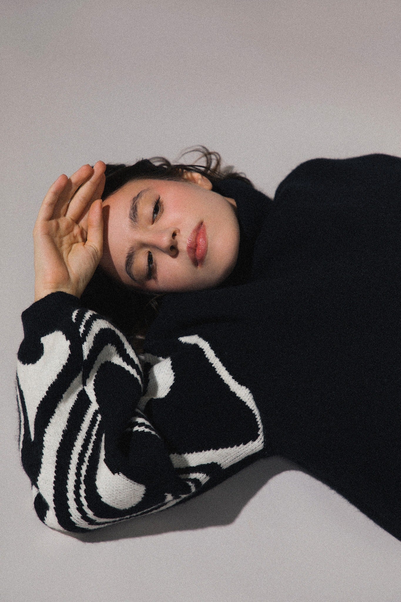 FLOW KNIT SWEATER