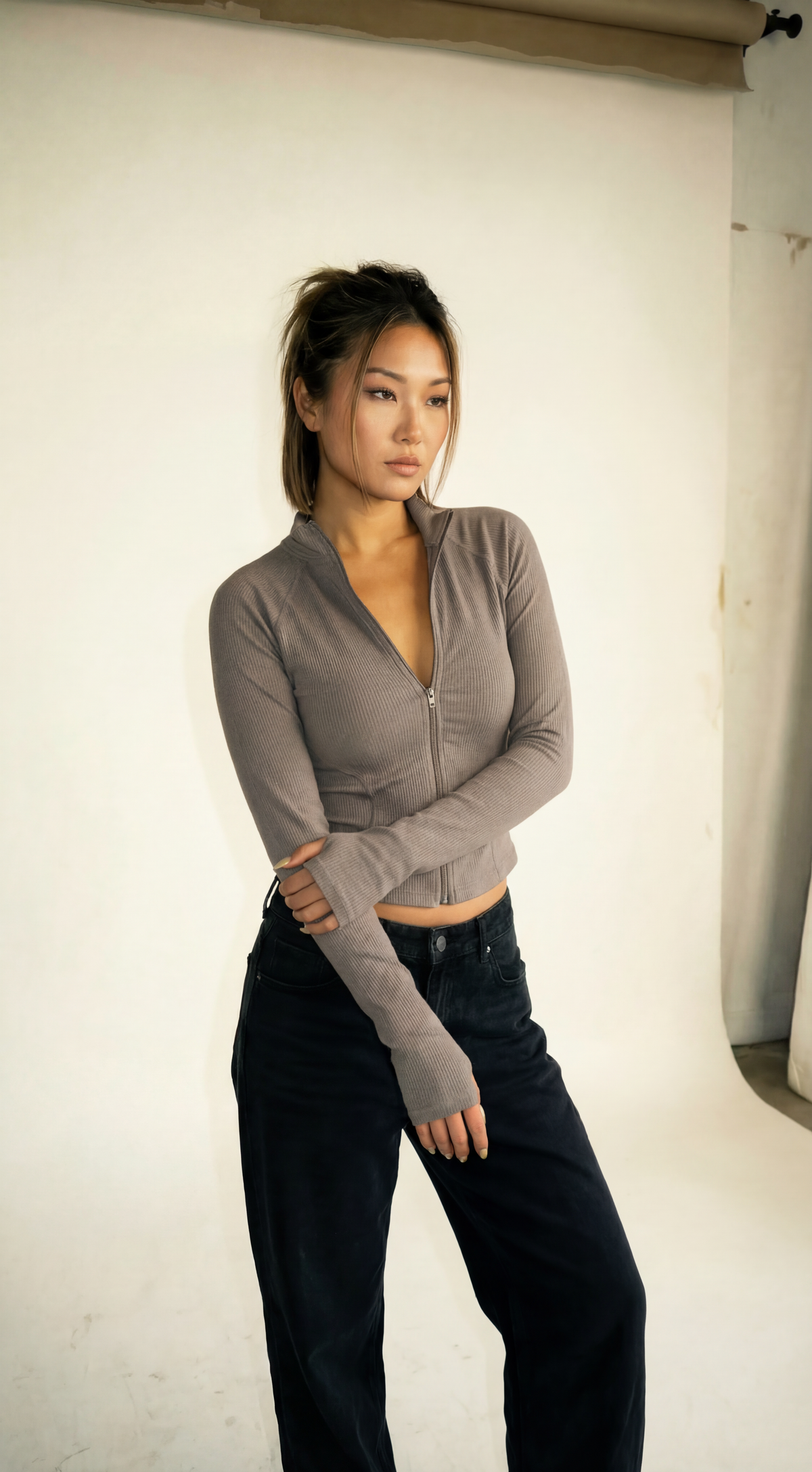 ALIGNED LONG SLEEVE ZIP – AMBER KROME
